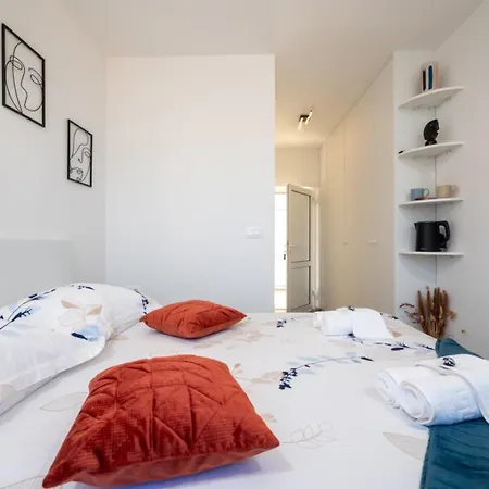 게스트하우스 Ante Room's 3*